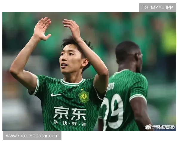 国安国脚曹永竞亚冠二级联赛搂脖抱摔染红，遭亚足联禁赛4场罚款