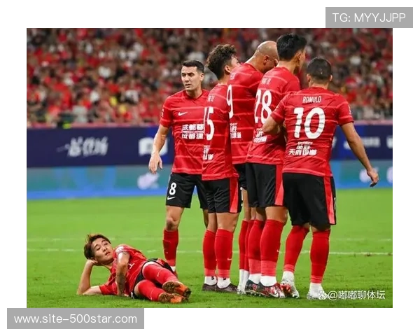 成都蓉城3-0领先遭浙江队绝平，争冠主动权拱手让出